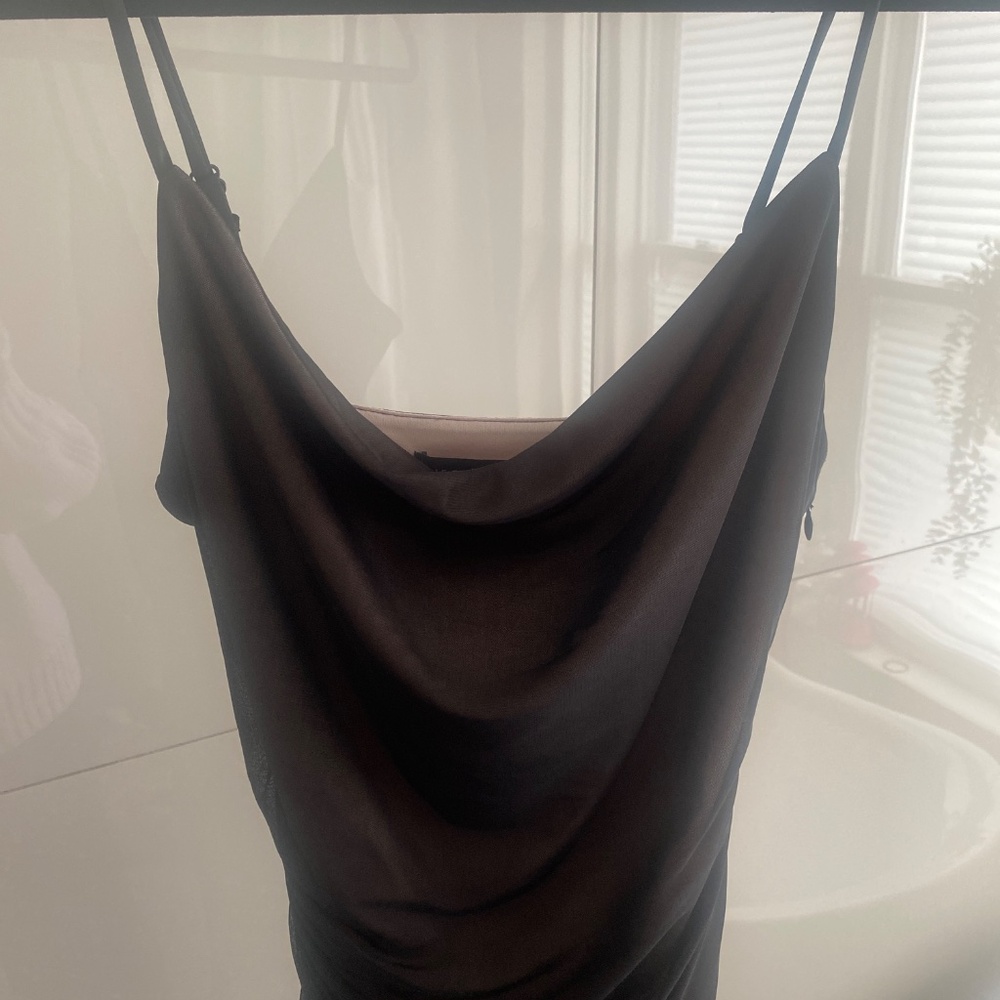 Le chateau mesh dress - Picture 3 of 5